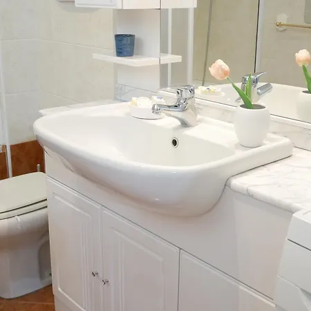 White Butterfly House Apartment *
